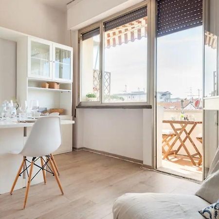 Seaside Apt Private Parking And Near The Beach Viareggio Ngoại thất bức ảnh