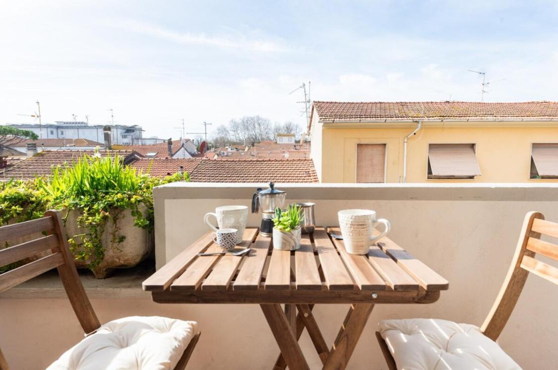 Seaside Apt Private Parking And Near The Beach Viareggio Ngoại thất bức ảnh